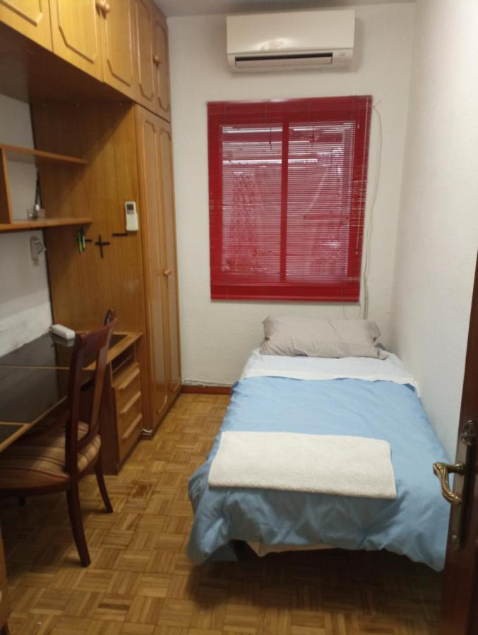 2-Centro Hab Compartida Masculina 8X Panzió Madrid Kültér fotó