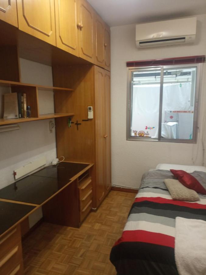 2-Centro Hab Compartida Masculina 8X Panzió Madrid Kültér fotó